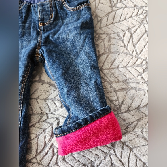 Old Navy Fleece lined Jeans Baby Girl's 18-24 M - Picture 2 of 3
